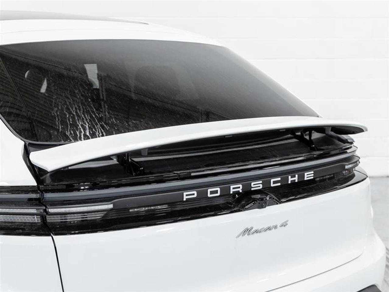 2025 Porsche Macan  Photo