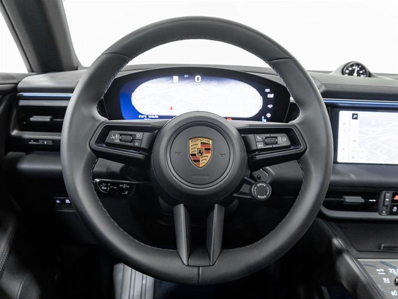 2025 Porsche Macan  Photo