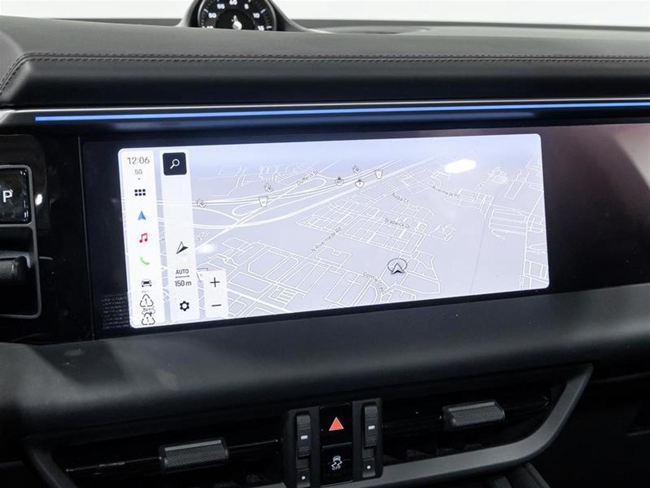 2025 Porsche Macan  Photo