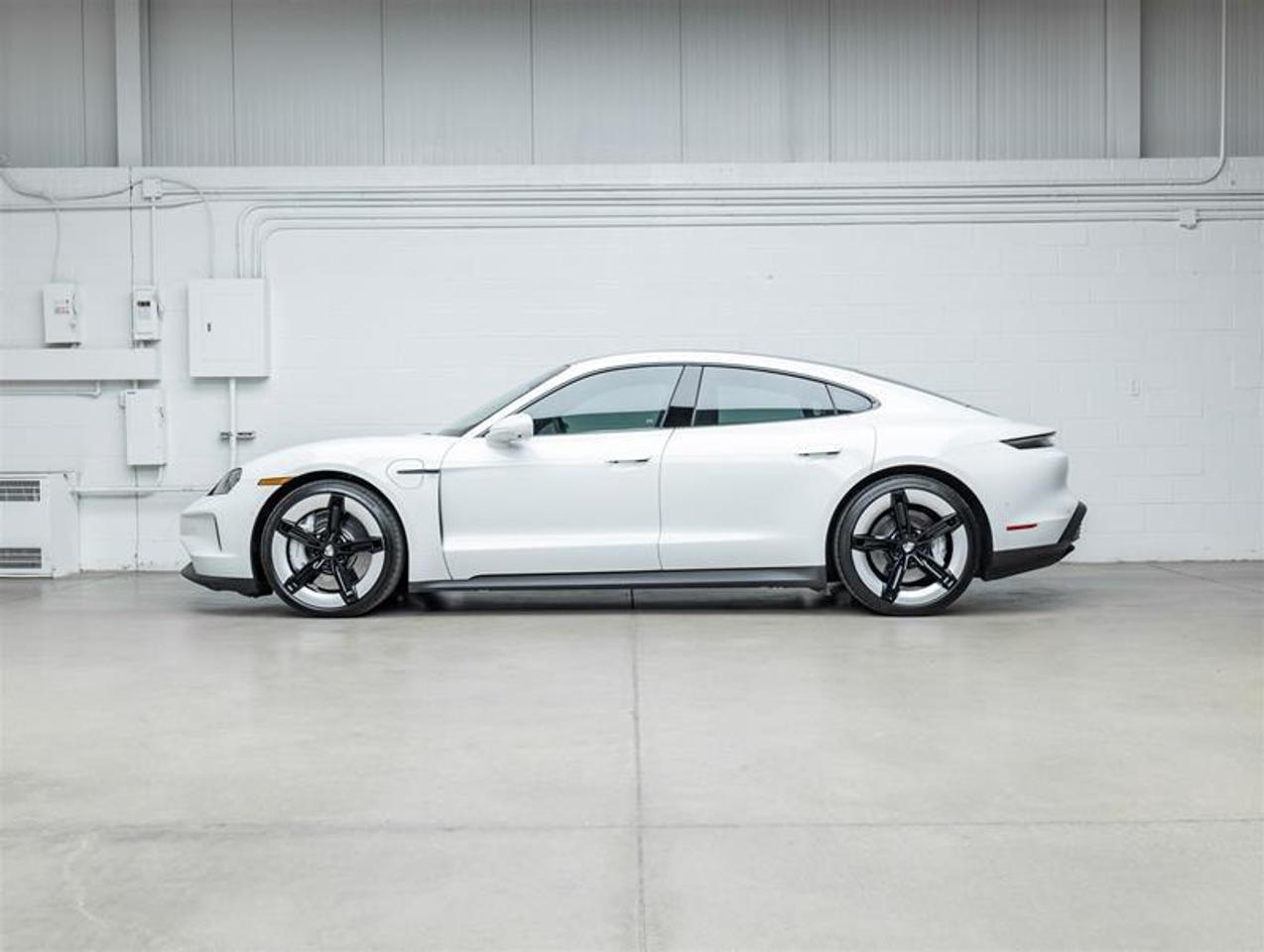 2025 Porsche Taycan  Photo