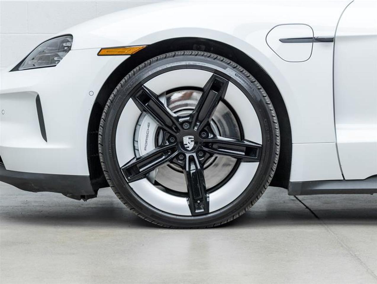 2025 Porsche Taycan  Photo