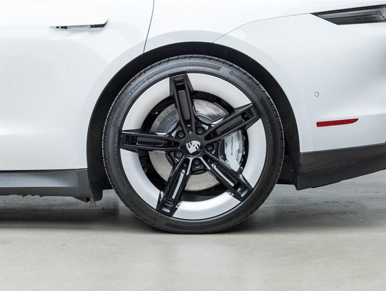 2025 Porsche Taycan  Photo
