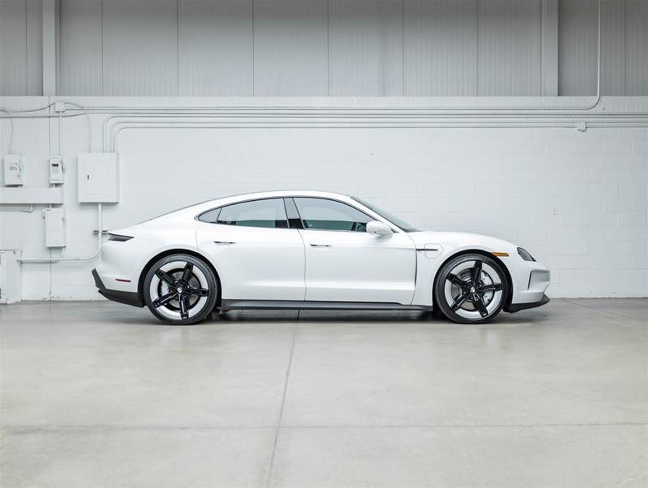 2025 Porsche Taycan  Photo