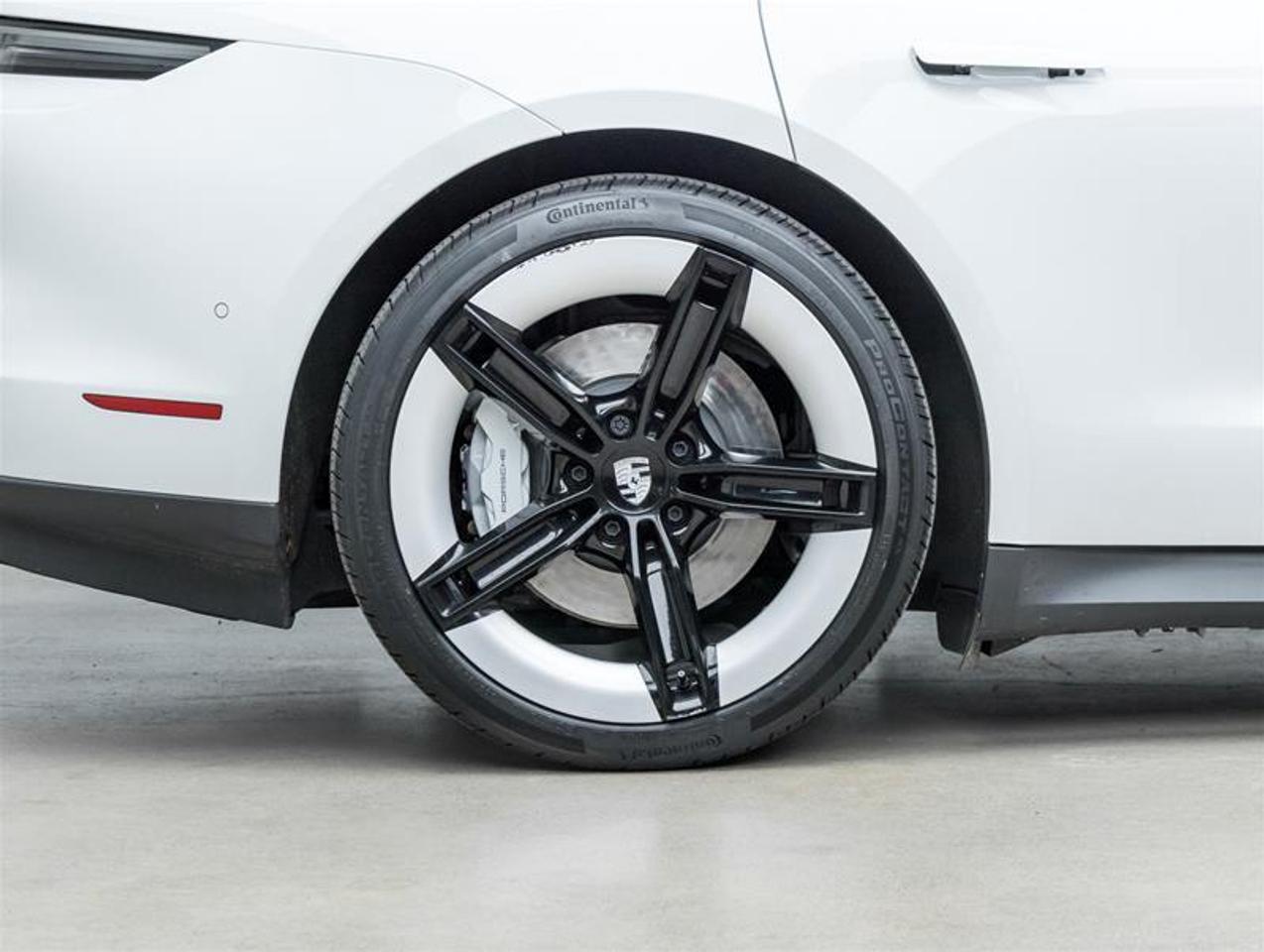 2025 Porsche Taycan  Photo