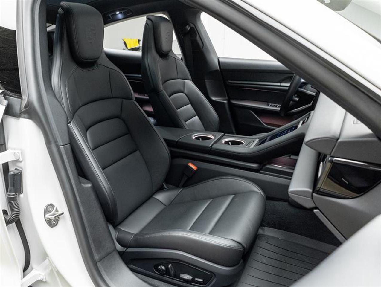 2025 Porsche Taycan  Photo