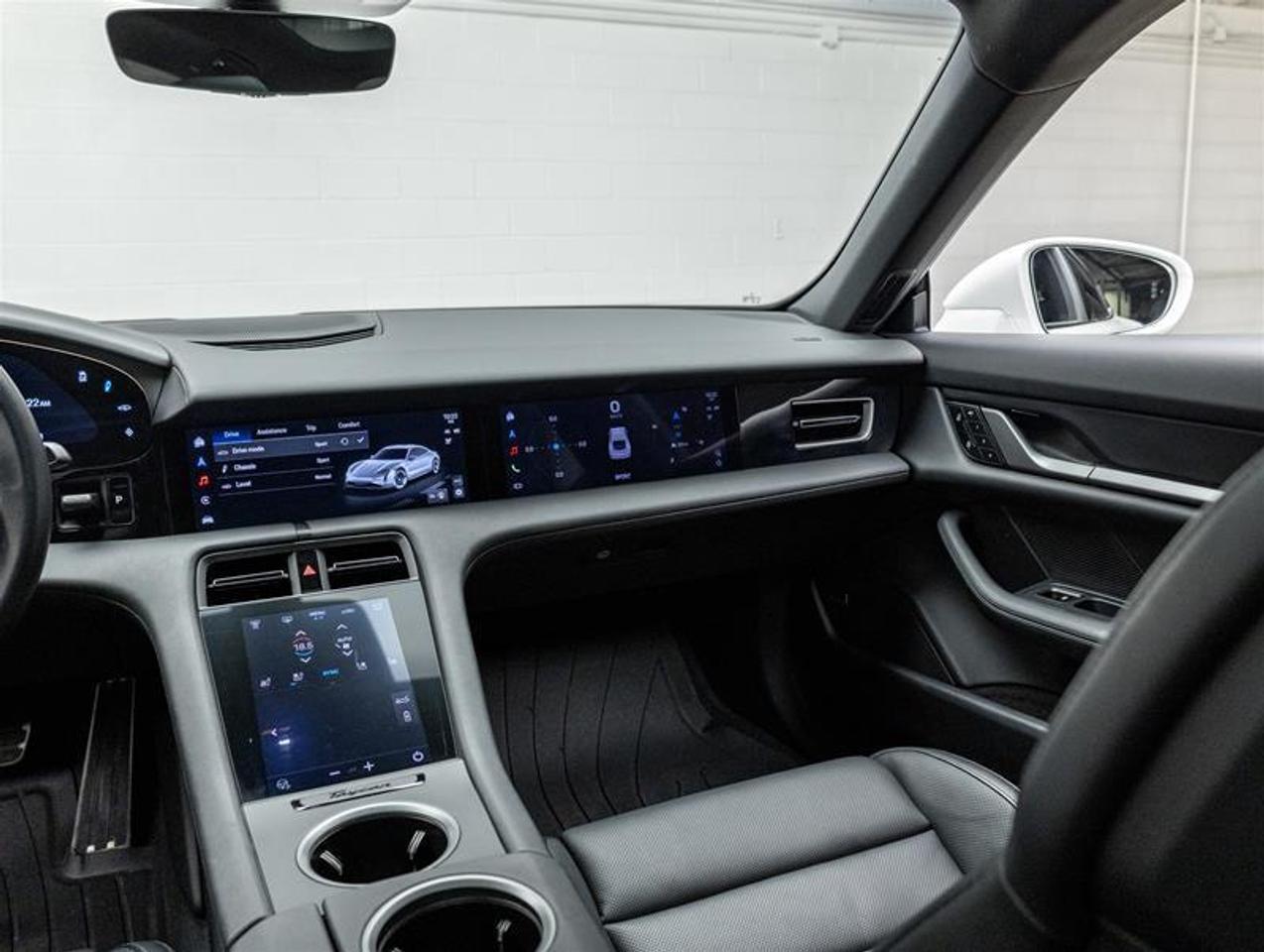 2025 Porsche Taycan  Photo