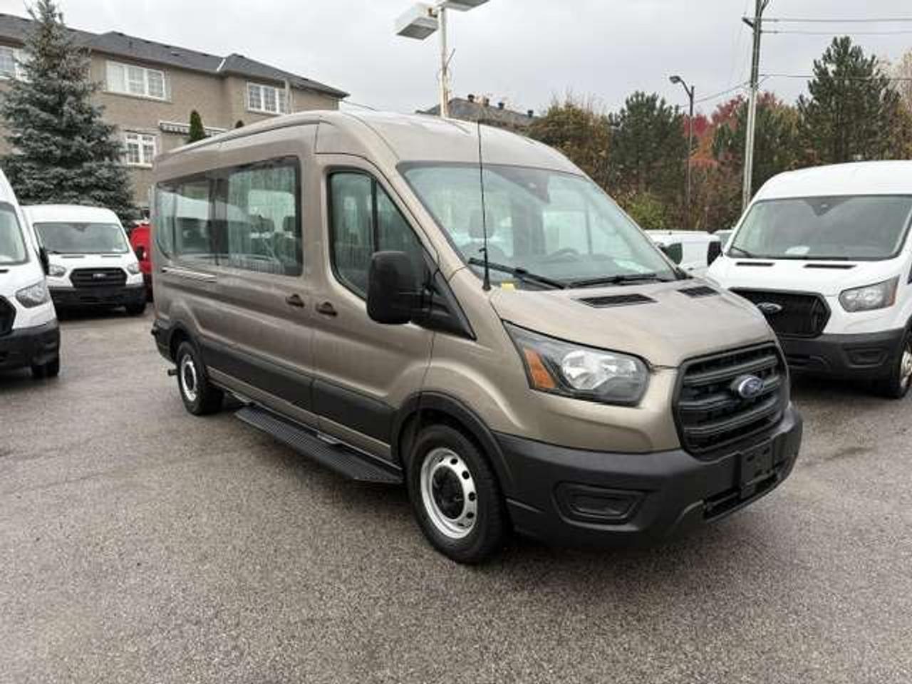 2020 Ford Transit Passenger Wagon 15 passenger Mid roof. Certified.  79,000 Kms Photo