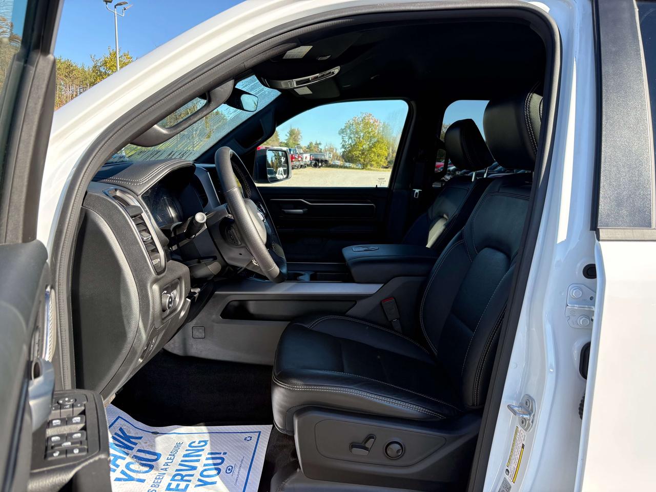 2025 RAM 1500 SPORT Photo5