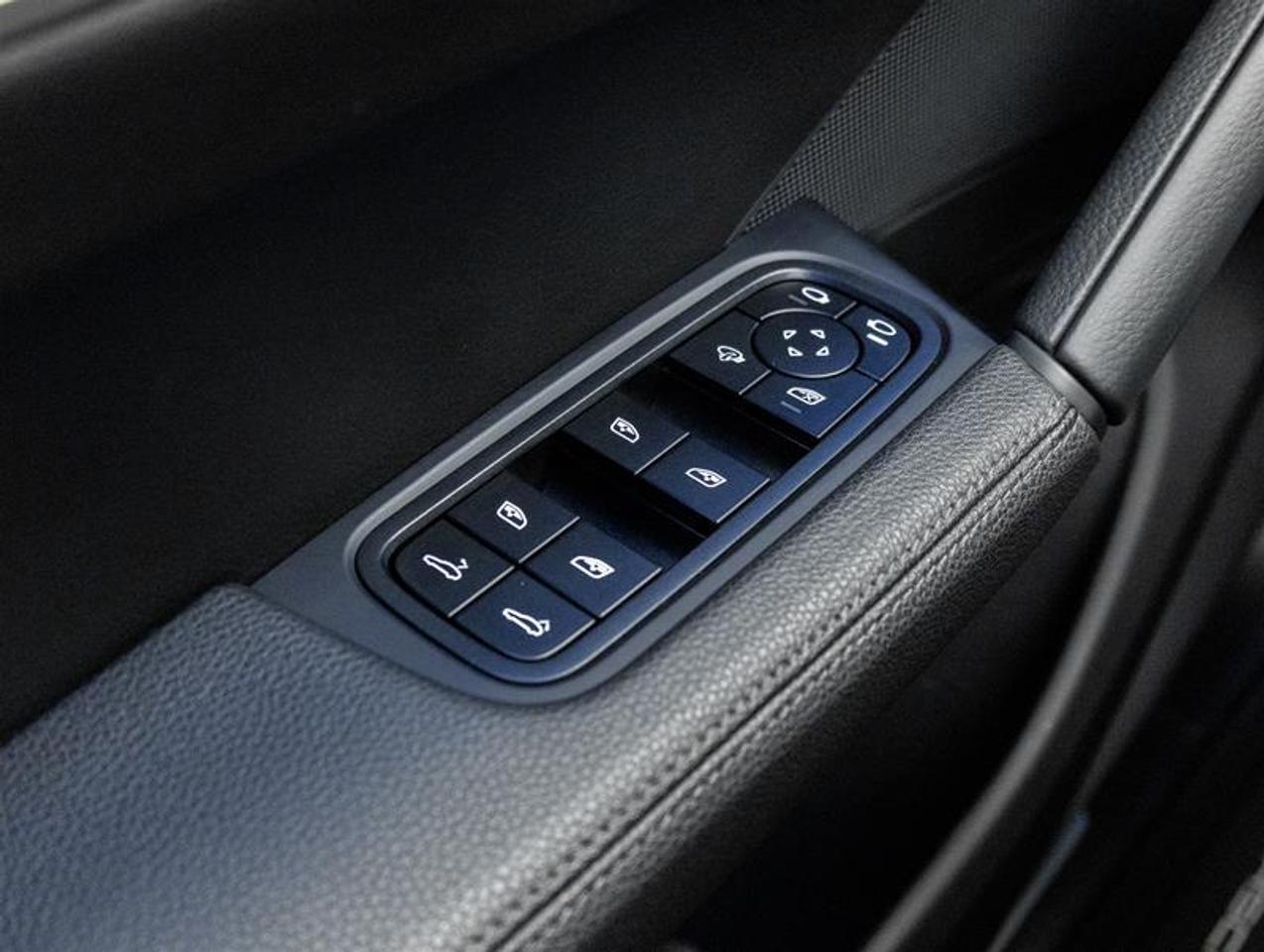 2026 Porsche Cayenne  Photo