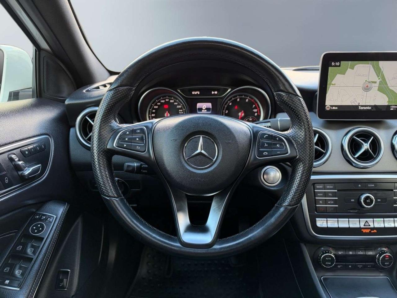 2019 Mercedes-Benz GLA GLA250 4MATIC AMG PKG * NO ACCIDENTS / CAMERA / PANORAMIC / LED LIGHTS Photo