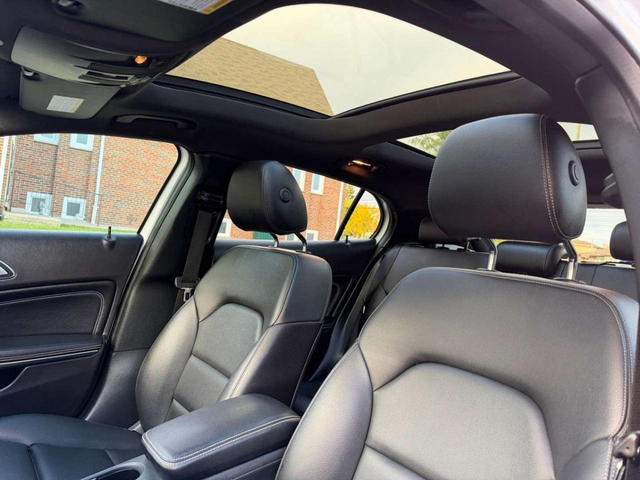 2019 Mercedes-Benz GLA GLA250 4MATIC AMG PKG * NO ACCIDENTS / CAMERA / PANORAMIC / LED LIGHTS Photo