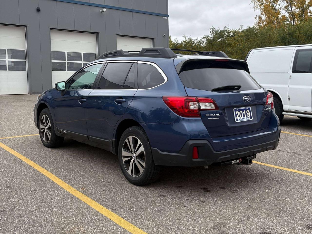 2019 Subaru Outback Limited AWD   Leather   NAV   Clean Carfax Photo