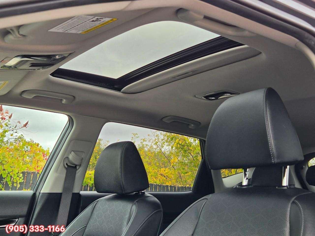 2024 Kia Seltos SX w/Black Interior Apple CarPlay & Android Auto • Heads-Up Display • Power Sunroof • Cooled Front Seats • Built-In Navig Photo
