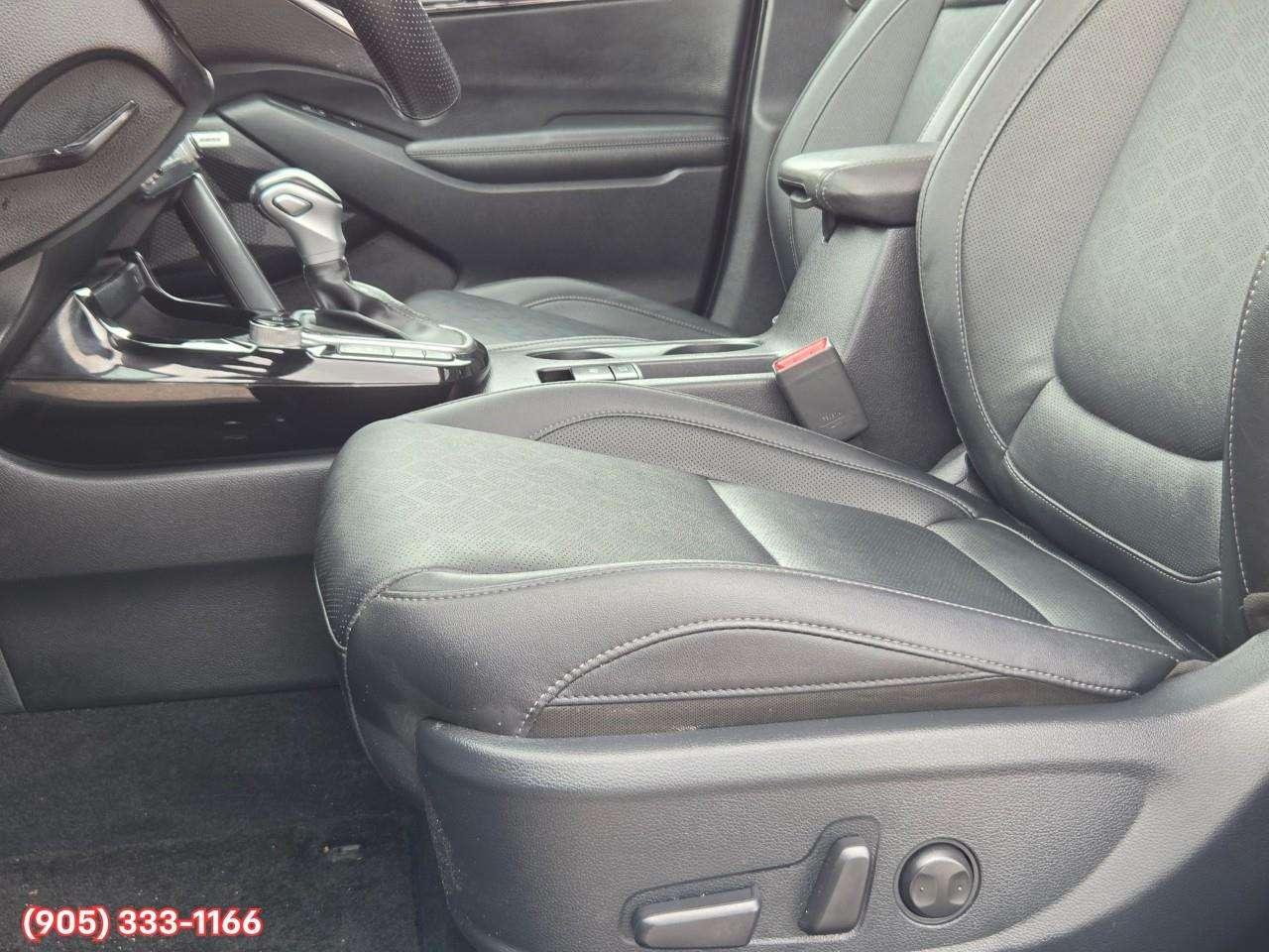 2024 Kia Seltos SX w/Black Interior Apple CarPlay & Android Auto • Heads-Up Display • Power Sunroof • Cooled Front Seats • Built-In Navig Photo