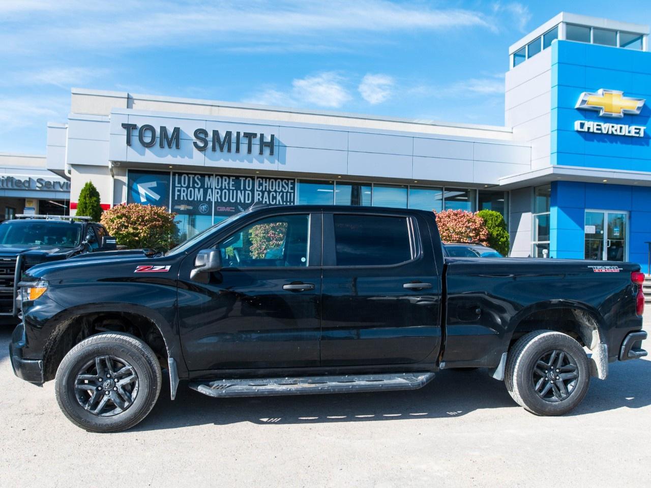 2023 Chevrolet Silverado 1500 Crew Cab Standard Box 4-Wheel Drive Custom Trail Boss Photo