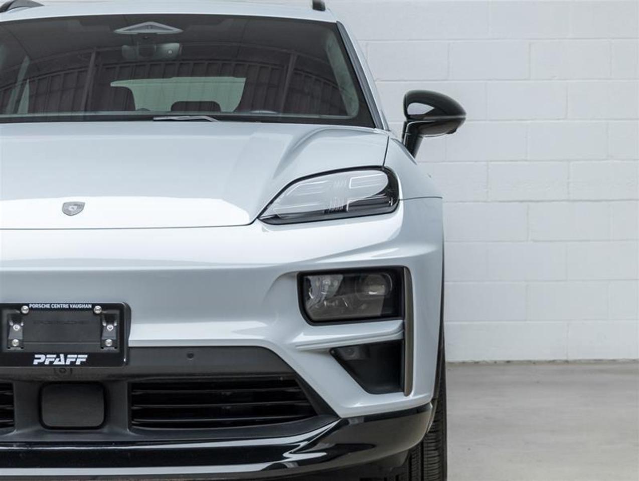 2024 Porsche Macan  Photo