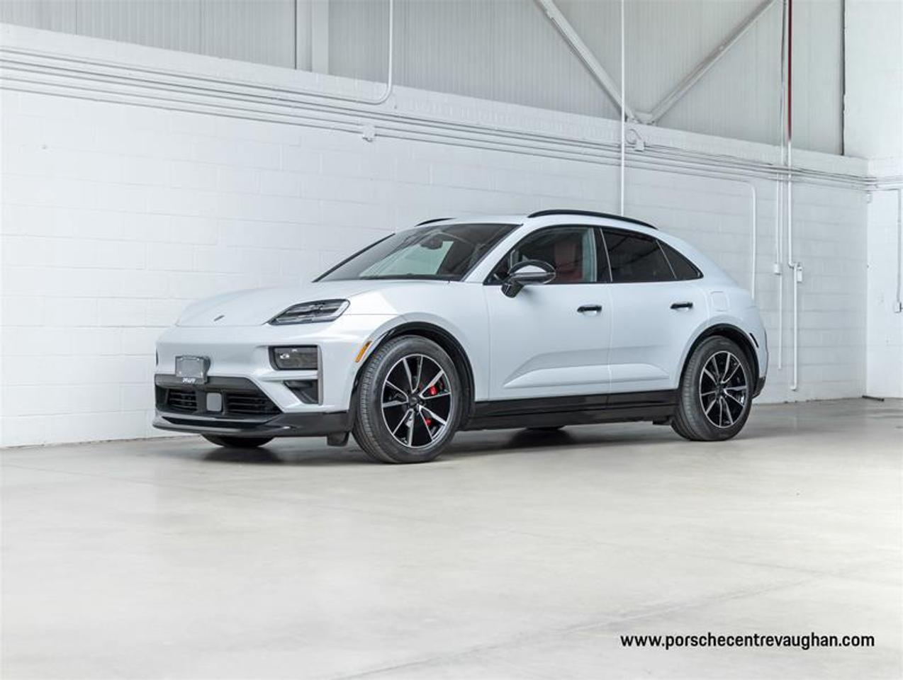 2024 Porsche Macan  Photo0