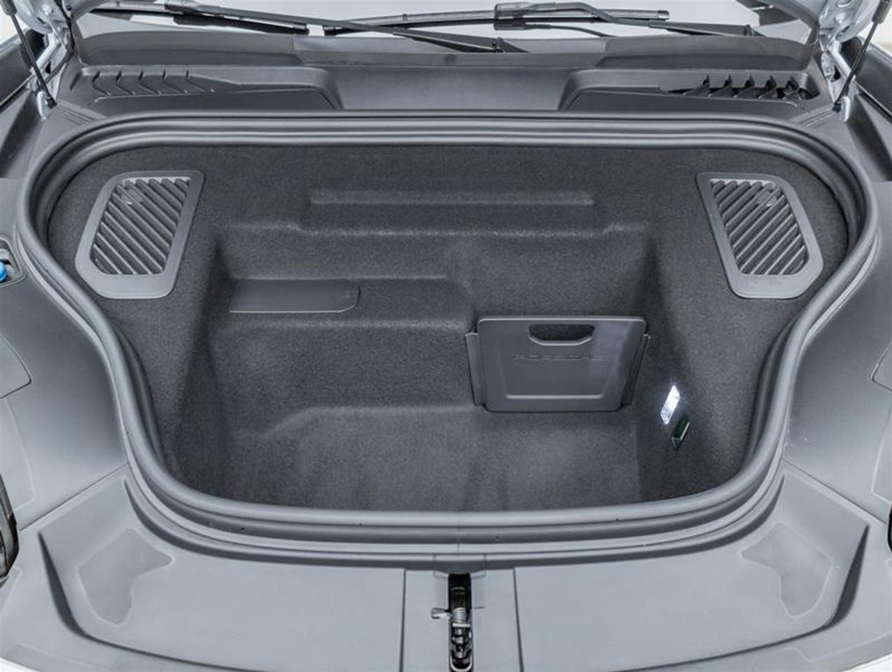 2024 Porsche Macan  Photo4