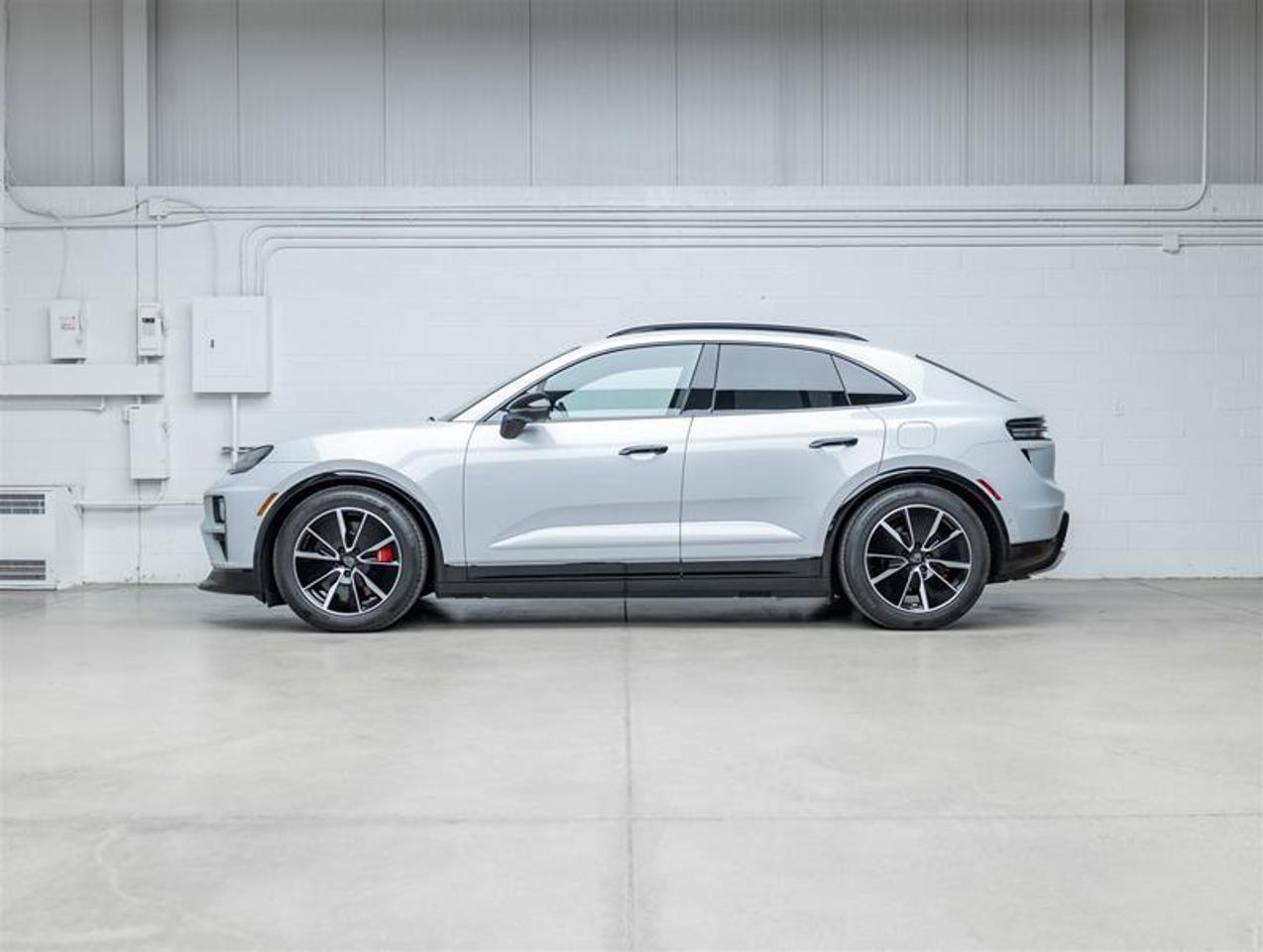 2024 Porsche Macan  Photo