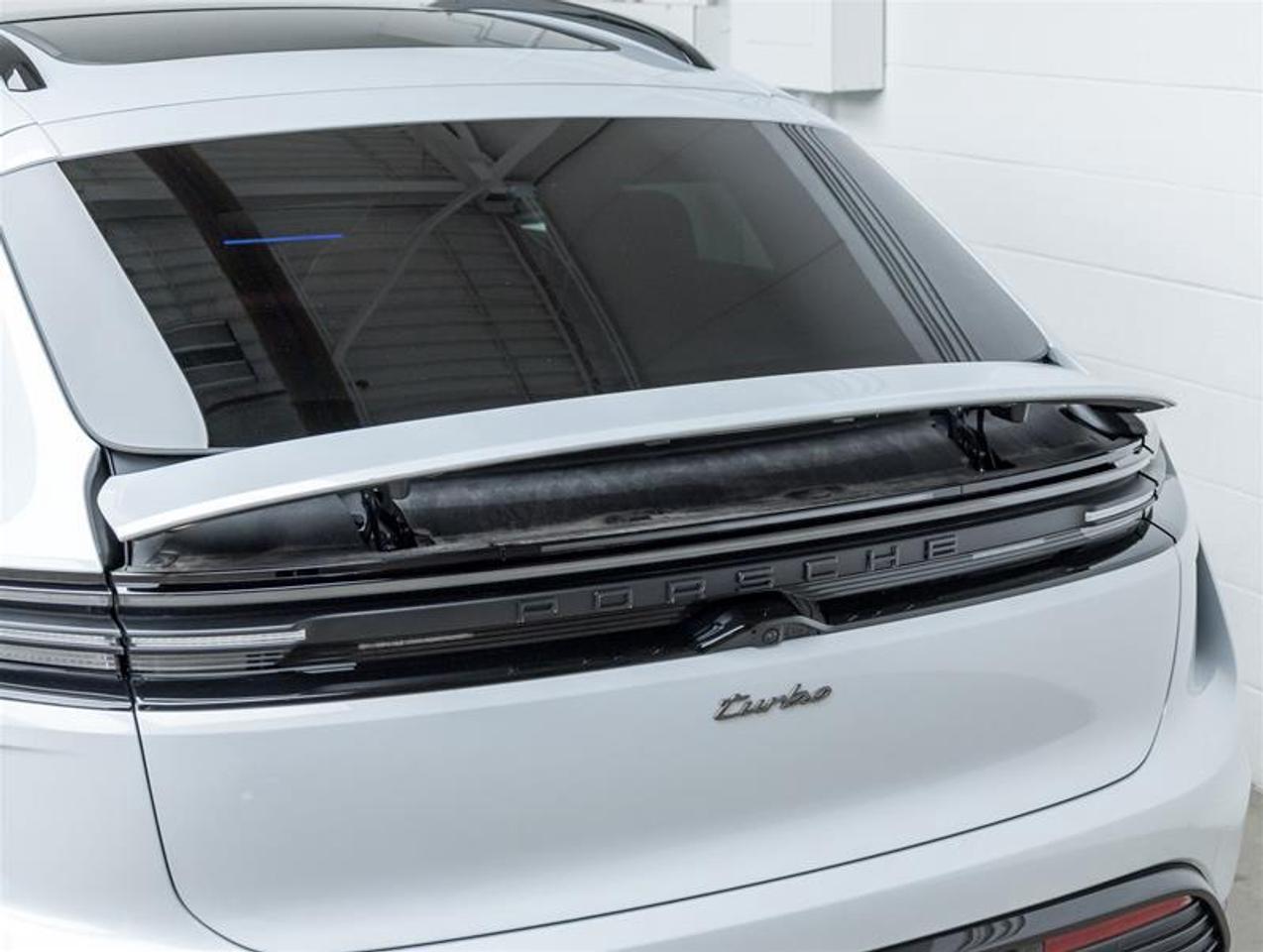 2024 Porsche Macan  Photo