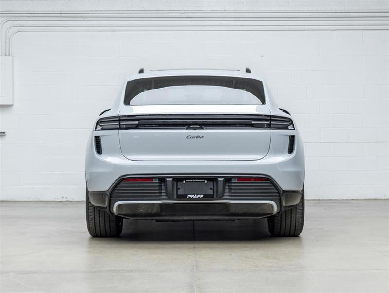 2024 Porsche Macan  Photo