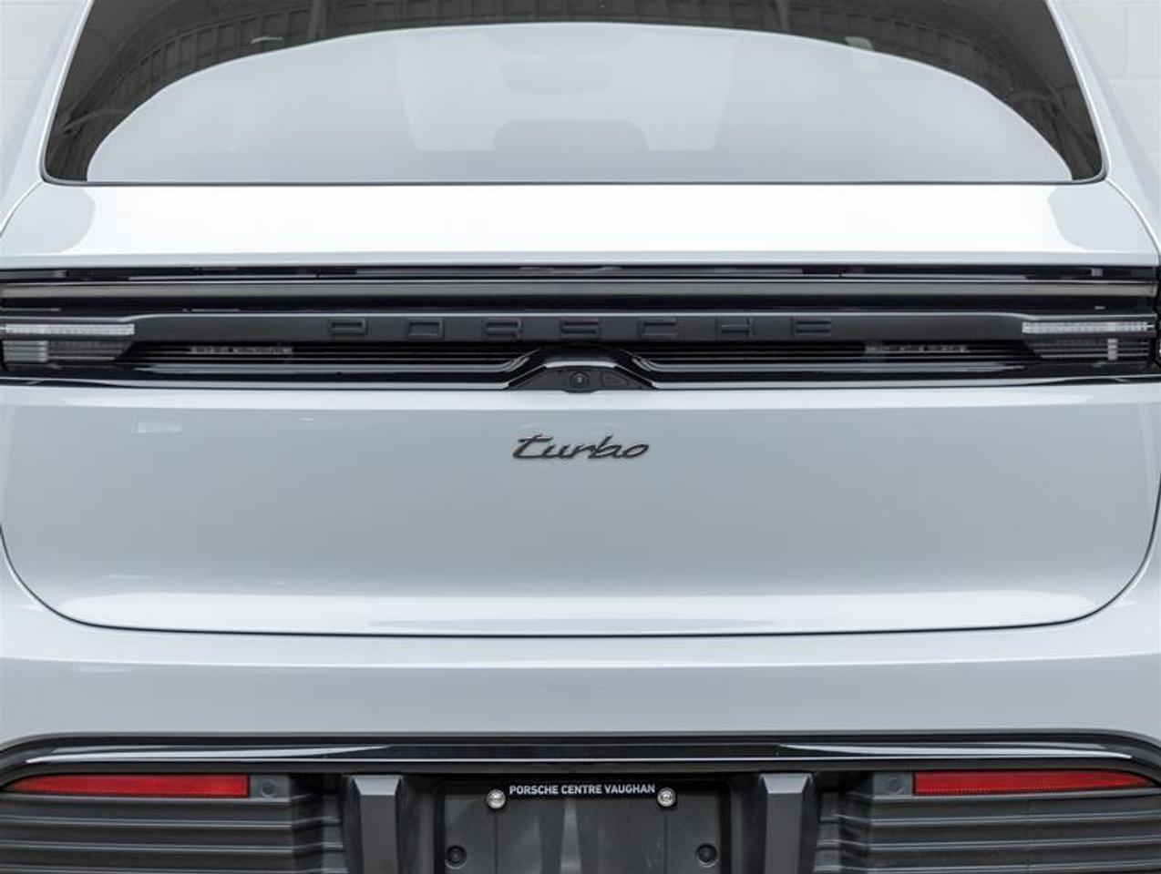2024 Porsche Macan  Photo