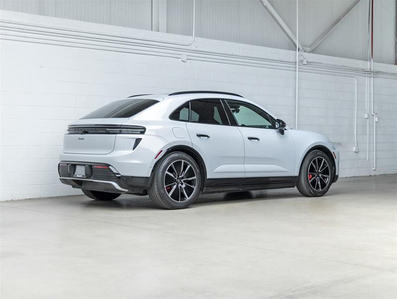 2024 Porsche Macan  Photo