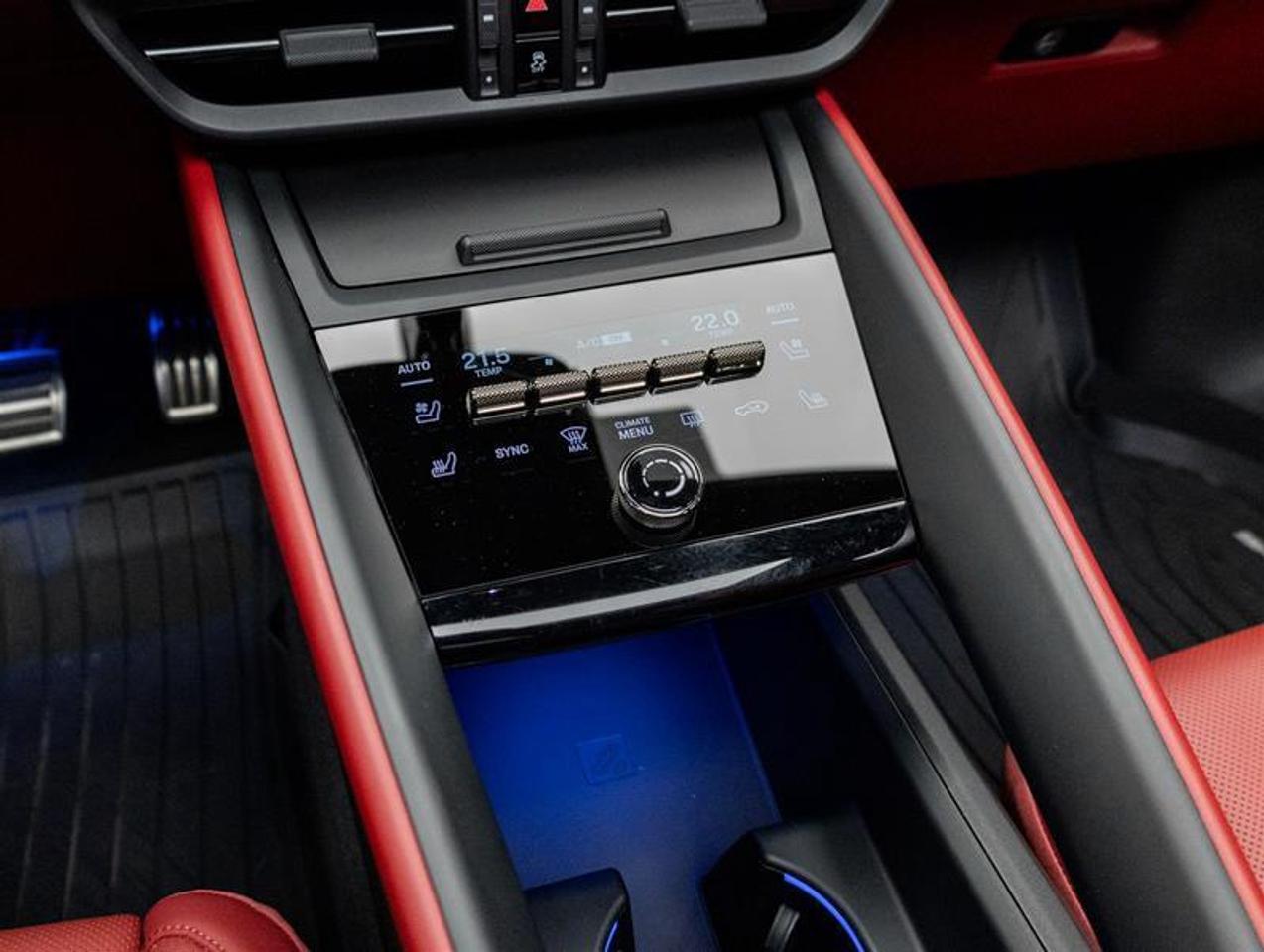 2024 Porsche Macan  Photo