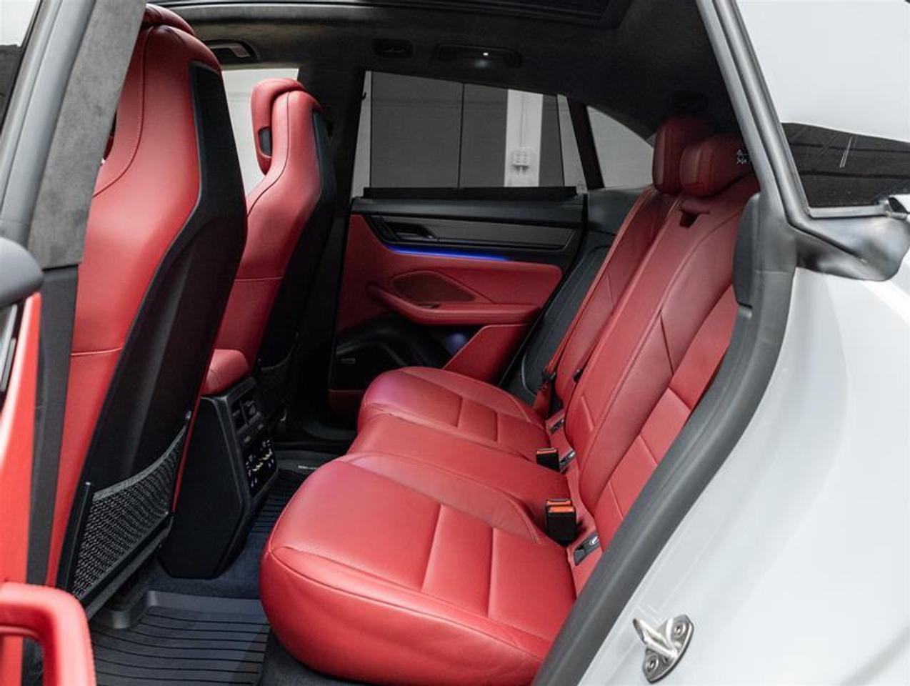 2024 Porsche Macan  Photo