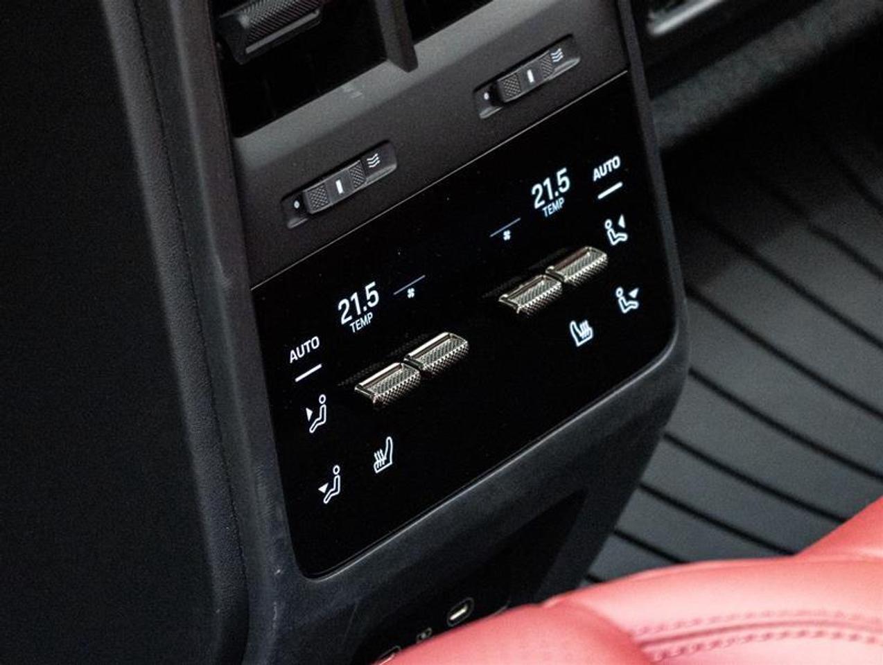 2024 Porsche Macan  Photo