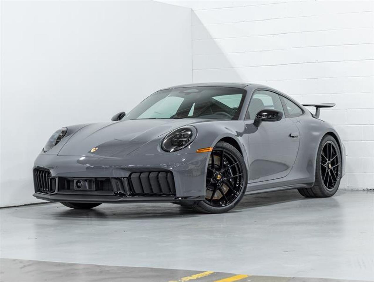 2026 Porsche 911  Photo0