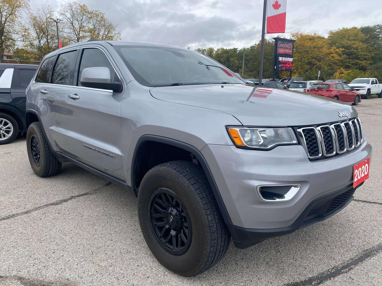 2020 Jeep Grand Cherokee LAREDO, 3.6L, 4X4, CLEAN CARFAX, BACK UP CAMERA! Photo