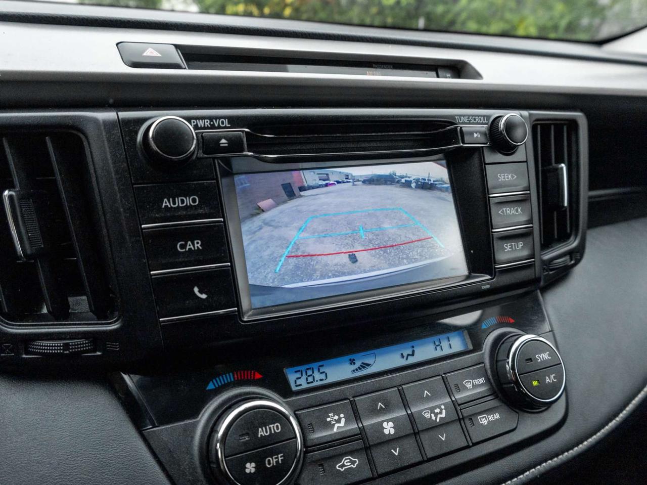 2016 Toyota RAV4 AWD XLE, Sunroof, Camera Photo