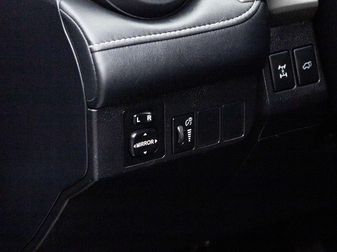 2016 Toyota RAV4 AWD XLE, Sunroof, Camera Photo