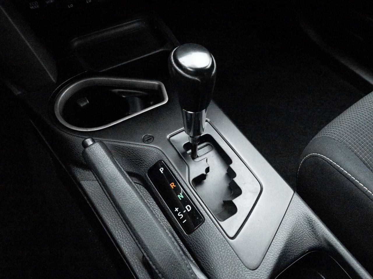 2016 Toyota RAV4 AWD XLE, Sunroof, Camera Photo
