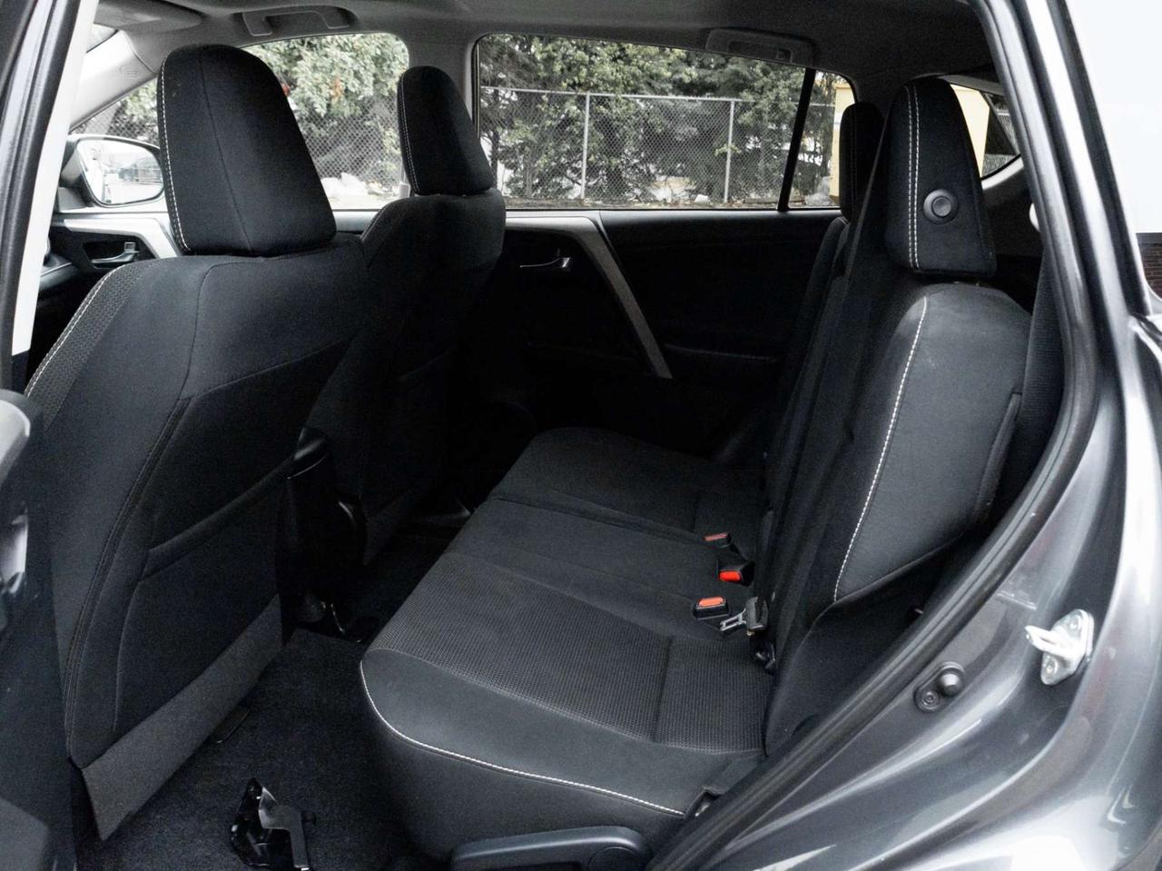 2016 Toyota RAV4 AWD XLE, Sunroof, Camera Photo