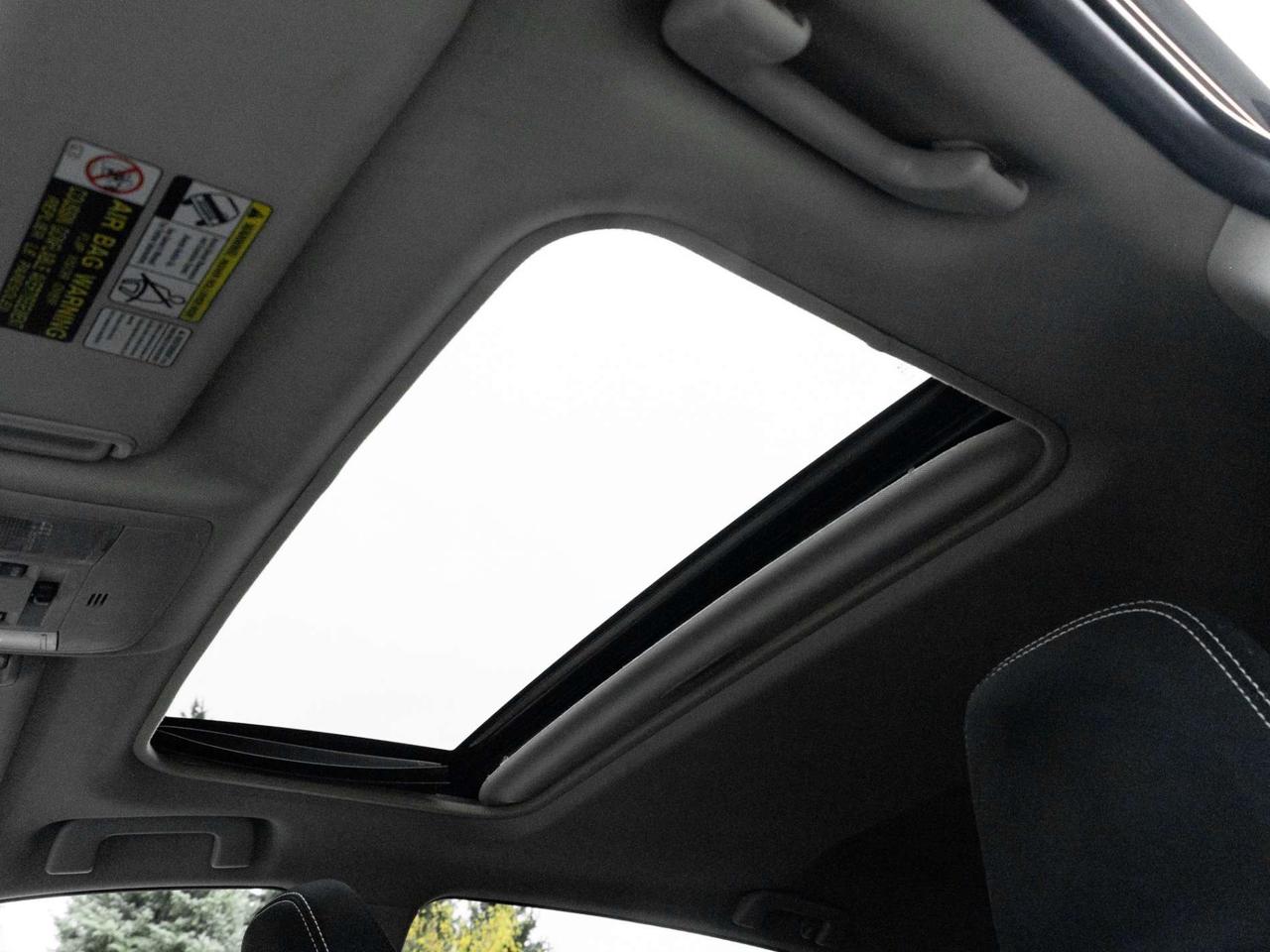 2016 Toyota RAV4 AWD XLE, Sunroof, Camera Photo