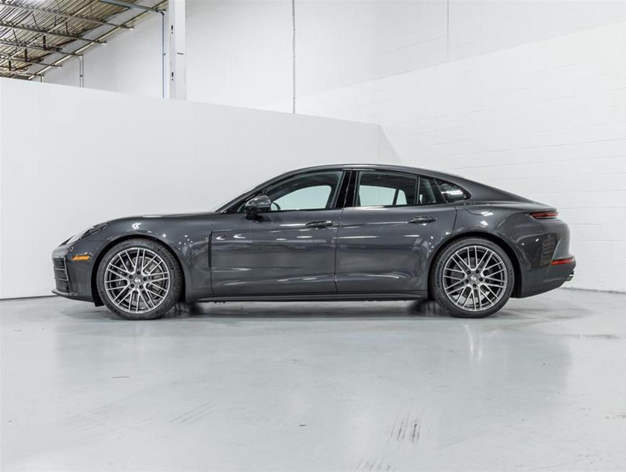 2026 Porsche Panamera  Photo