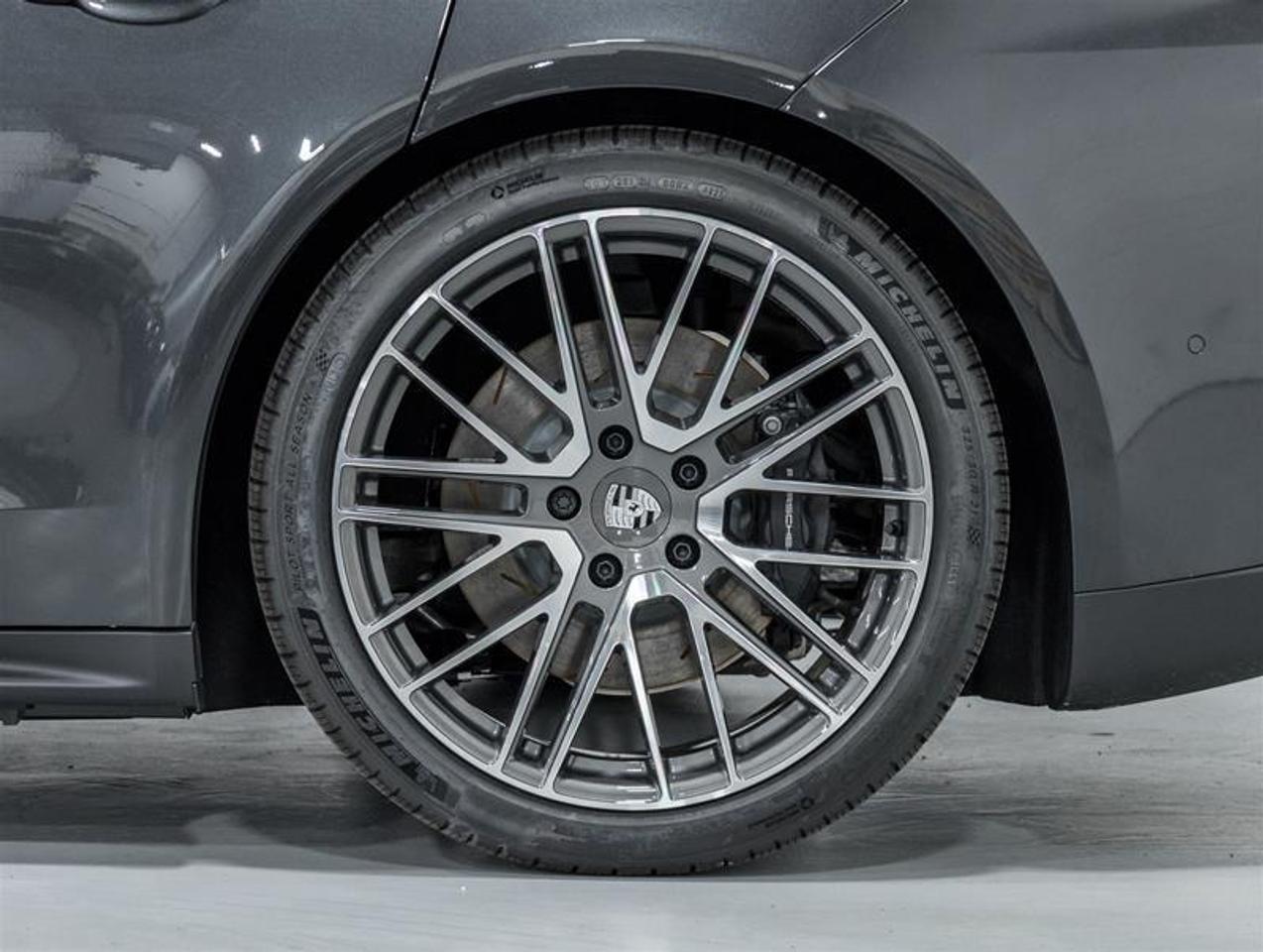 2026 Porsche Panamera  Photo