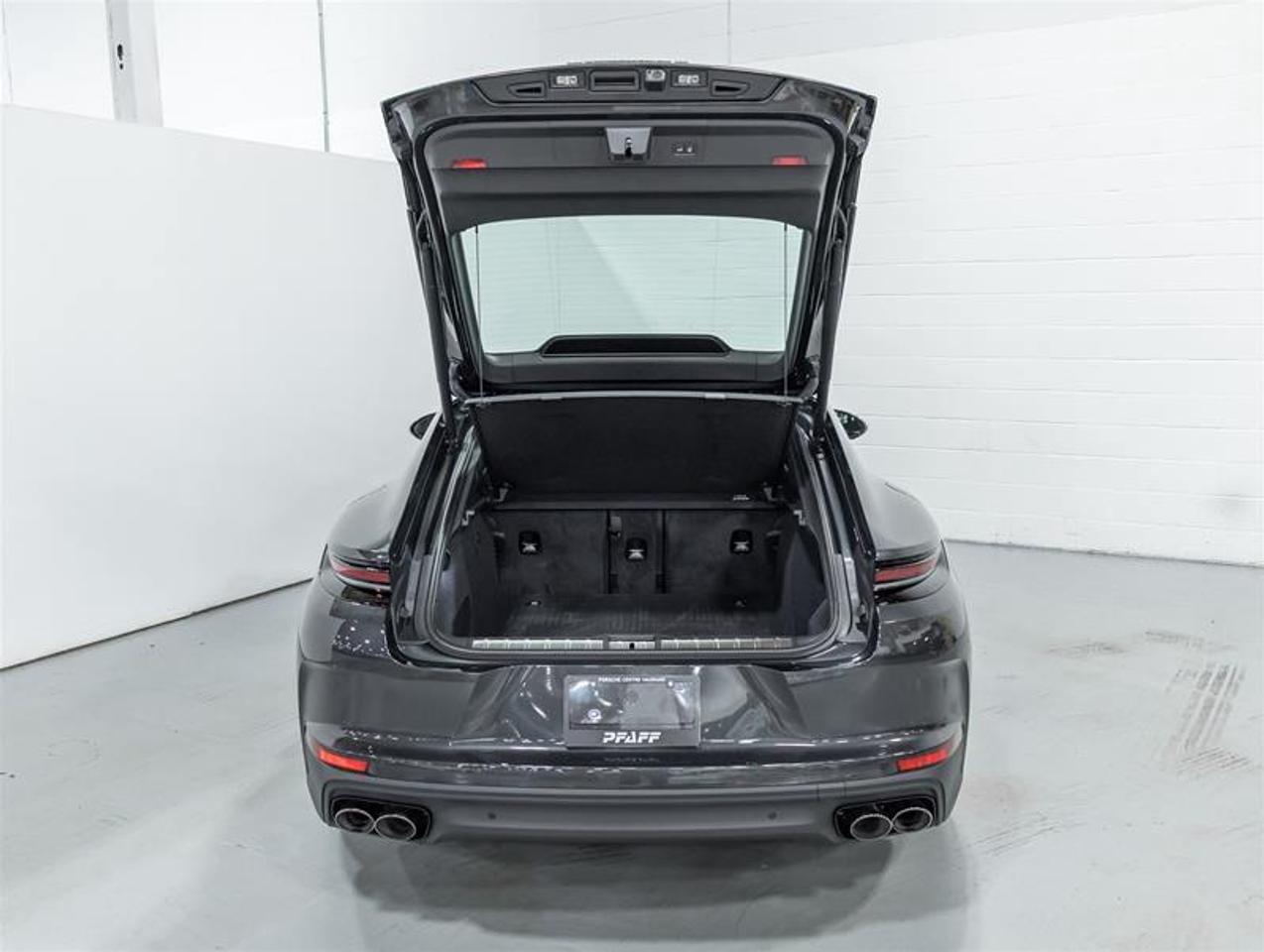 2026 Porsche Panamera  Photo