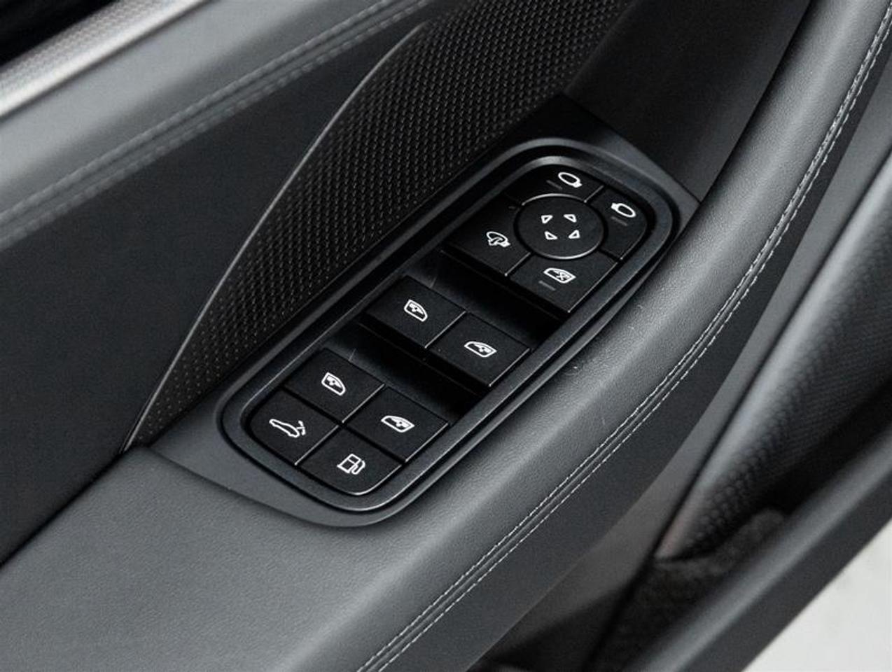 2026 Porsche Panamera  Photo