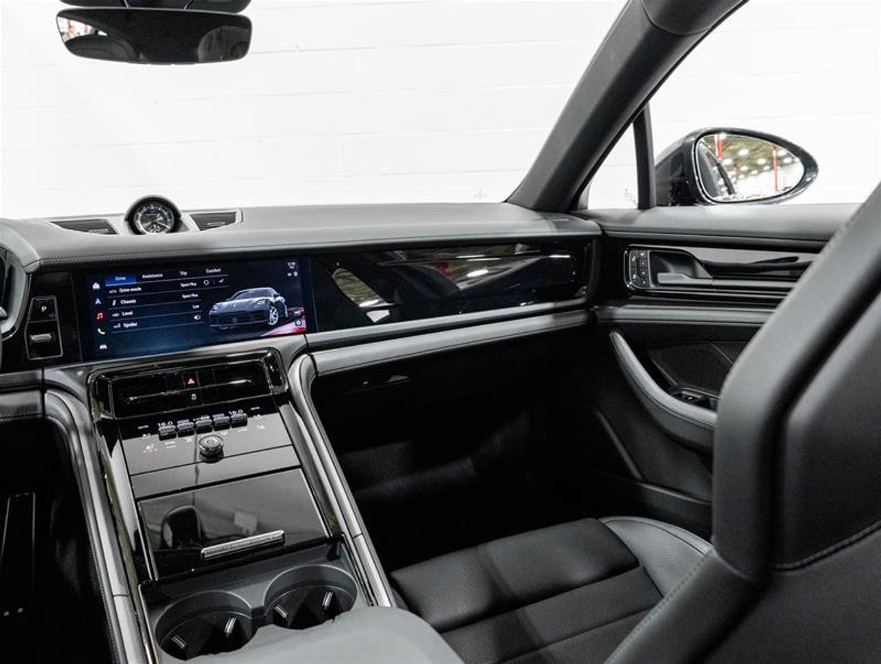 2026 Porsche Panamera  Photo