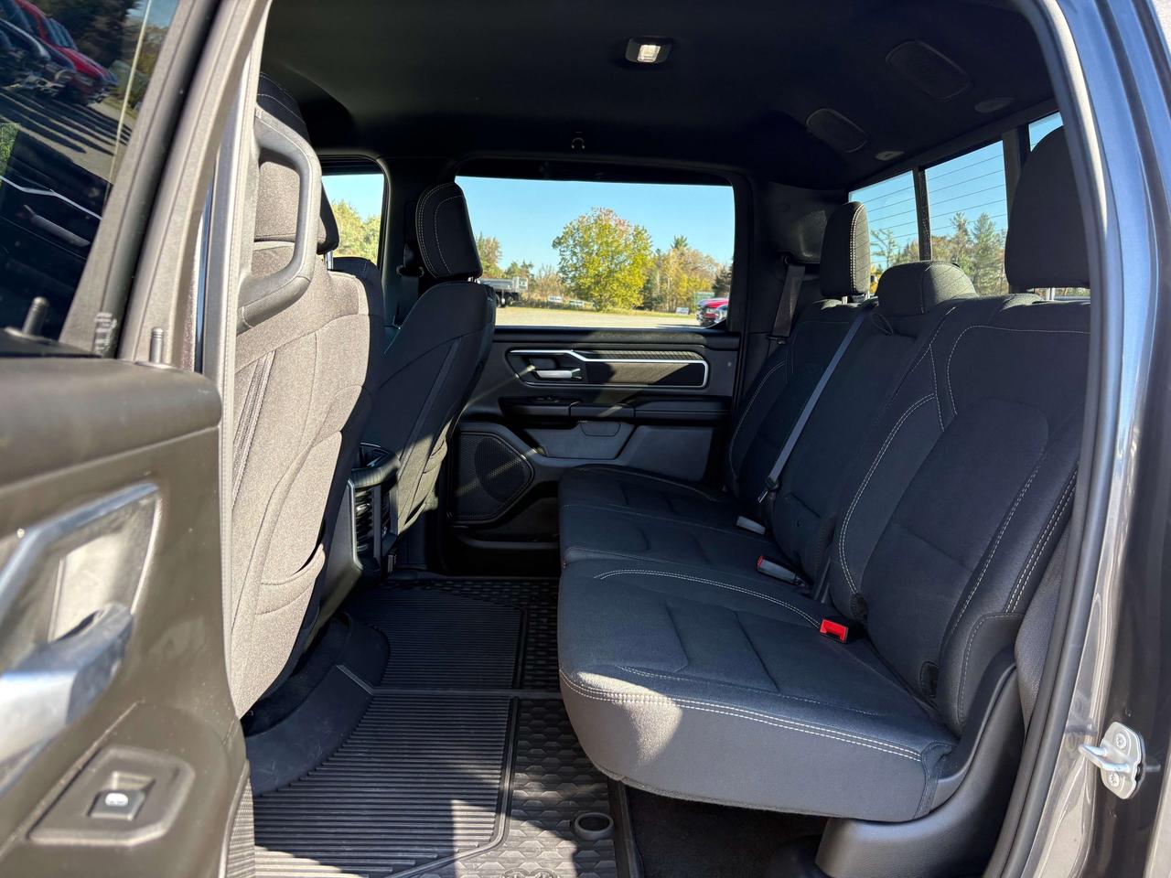 2025 RAM 1500 Big Horn - htd seat/wheel - tow pkg Photo3