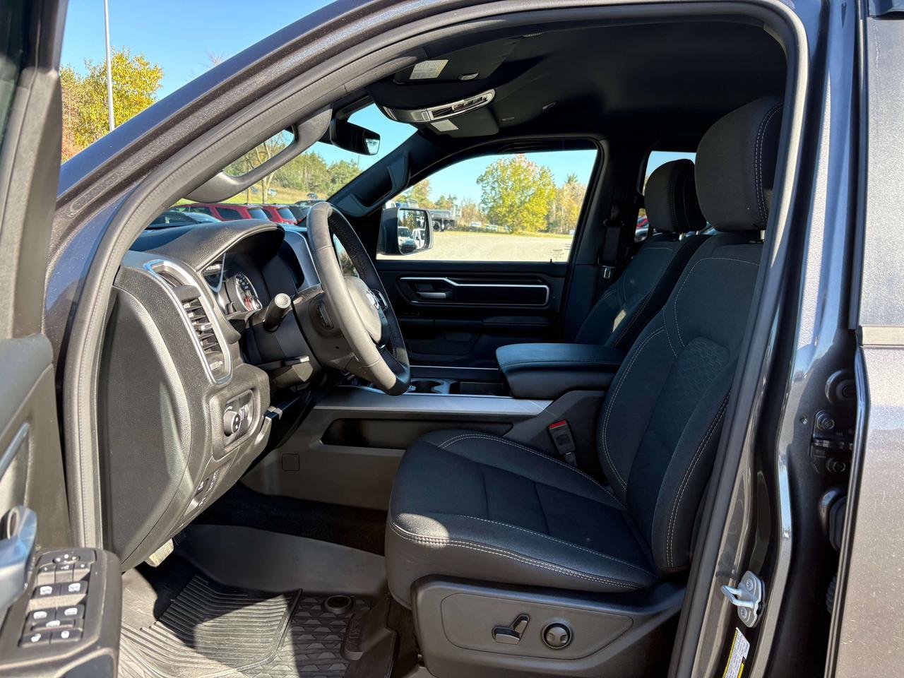 2025 RAM 1500 Big Horn - htd seat/wheel - tow pkg Photo