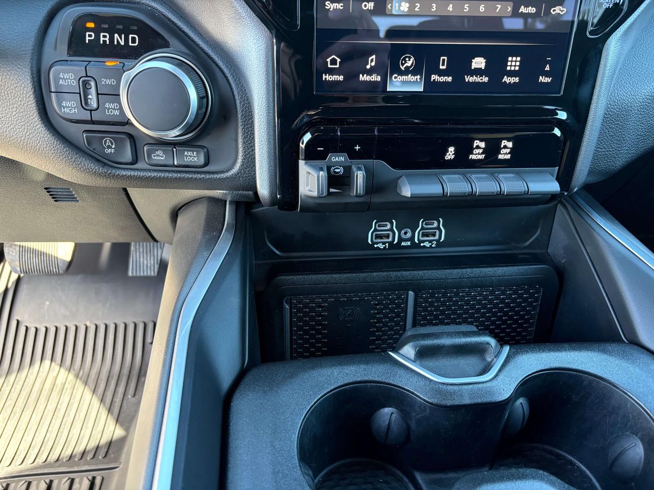 2025 RAM 1500 Big Horn - htd seat/wheel - tow pkg Photo