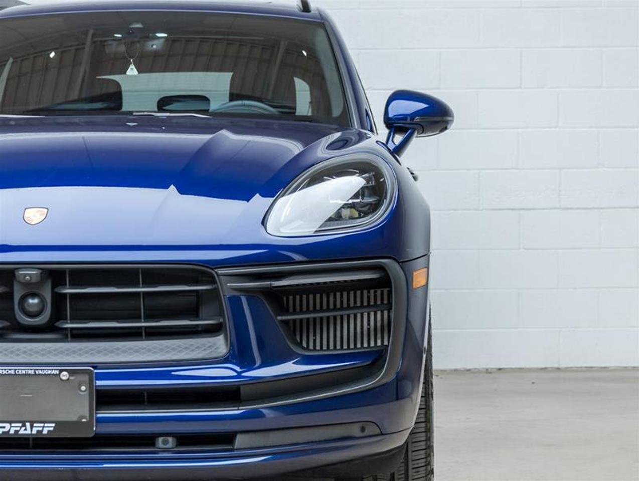 2023 Porsche Macan  Photo