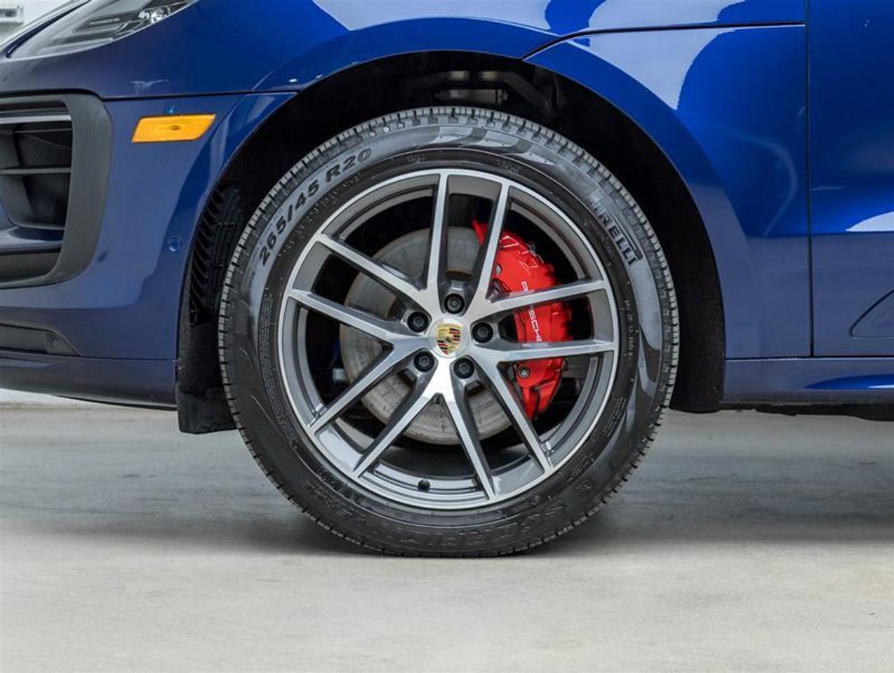 2023 Porsche Macan  Photo