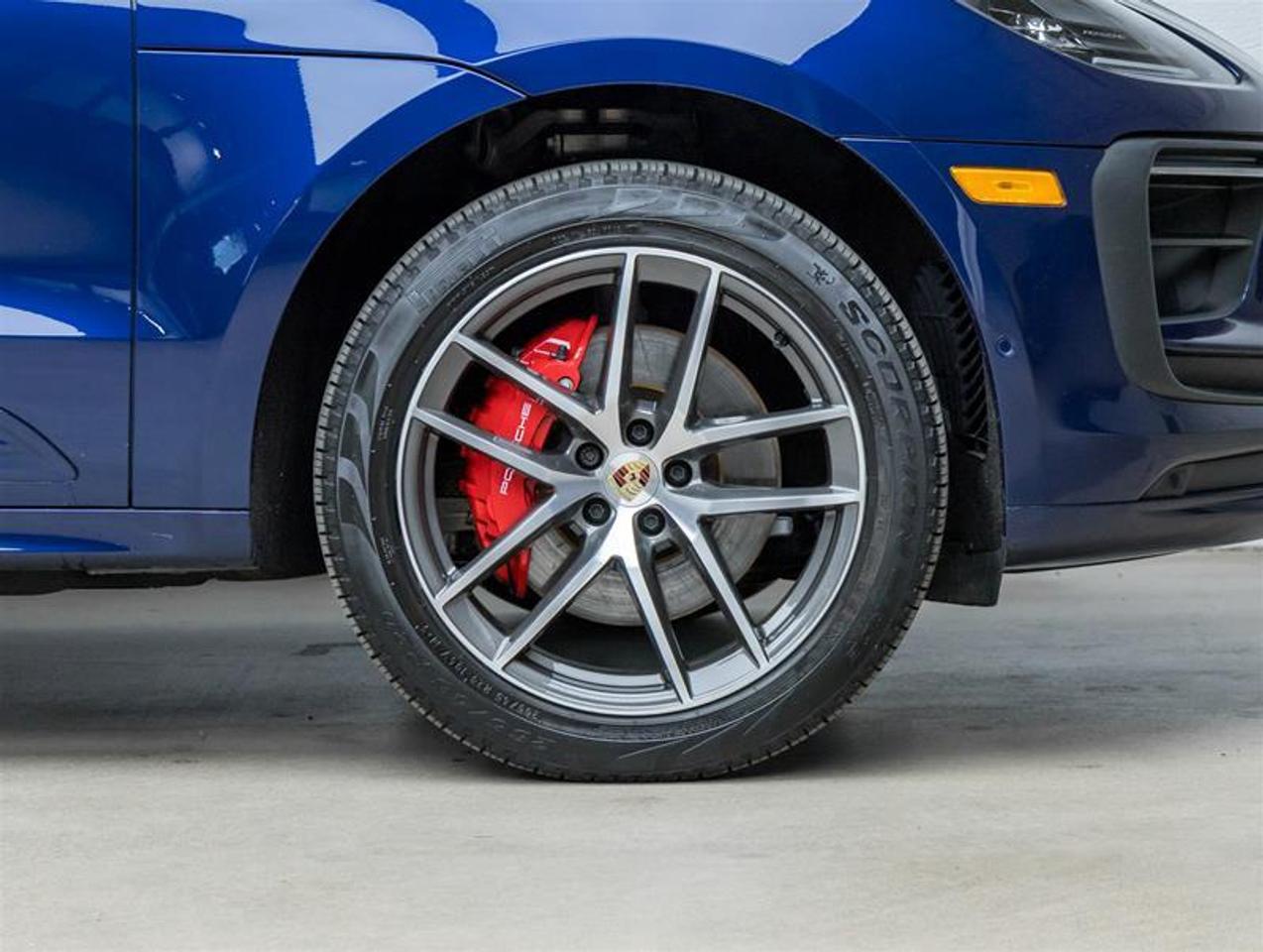 2023 Porsche Macan  Photo
