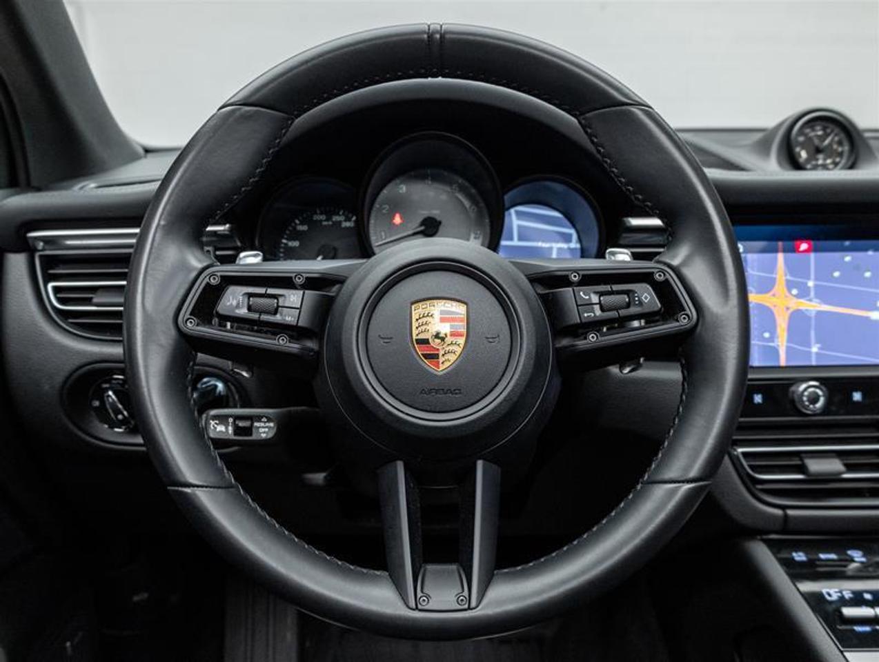 2023 Porsche Macan  Photo