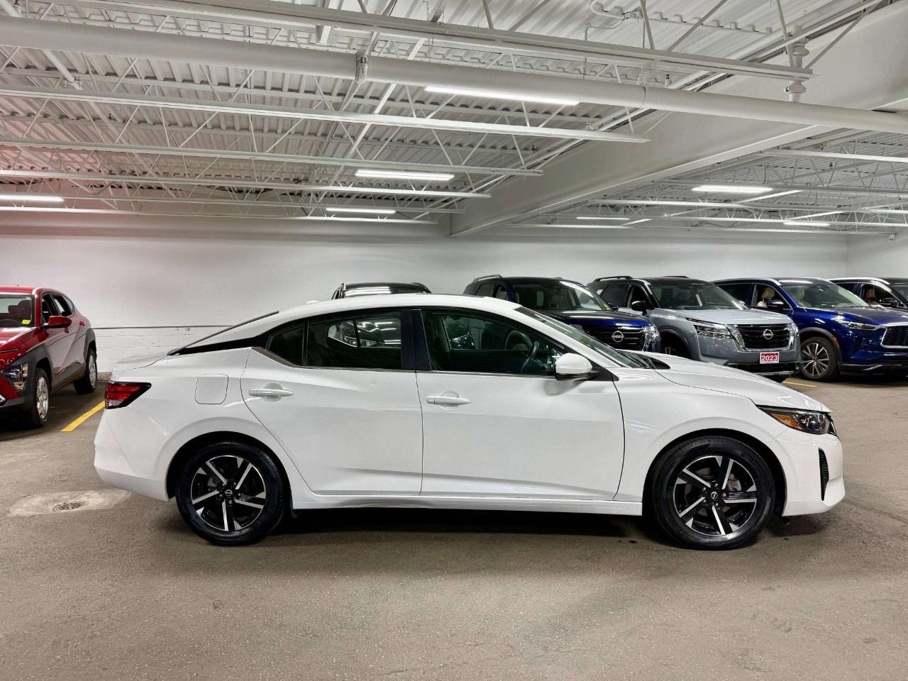 2024 Nissan Sentra SV CVT Photo4